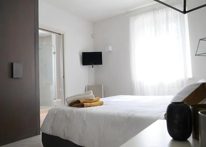 Olive Dei Marmi Forte dei Marmi