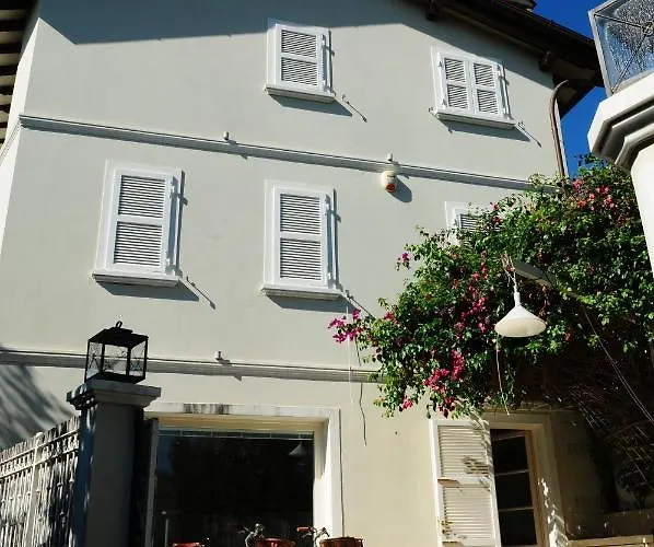 Olive Dei Marmi Semesterbostad