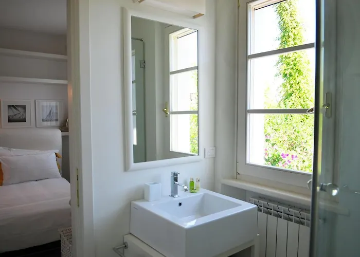 Olive Dei Marmi Forte dei Marmi